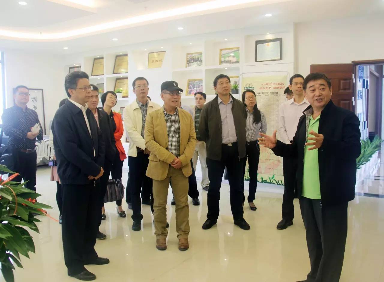 廈門海滄區(qū)政府領導蒞臨美商醫(yī)藥有限公司參觀考察